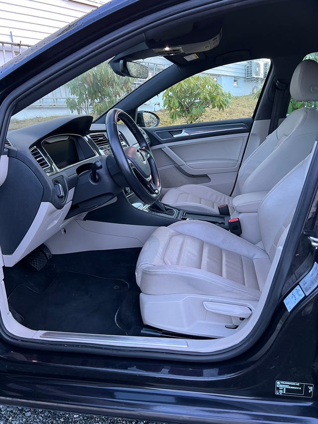 2018 VOLKSWAGEN GOLF - 18