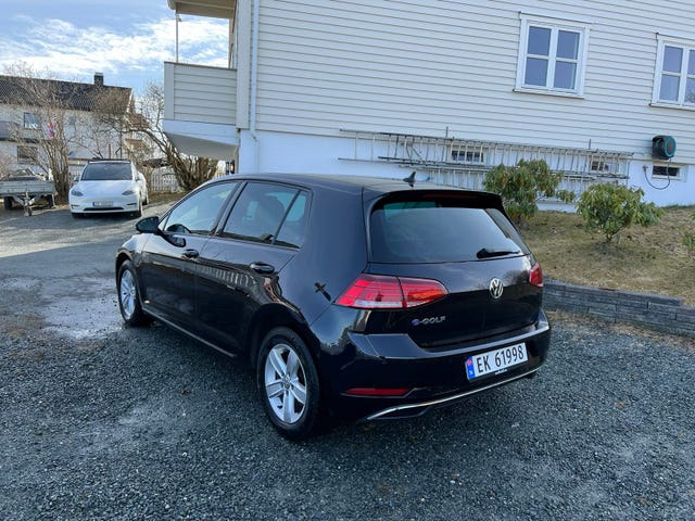 WVWZZZAUZJ8902412 2018 VOLKSWAGEN GOLF-2
