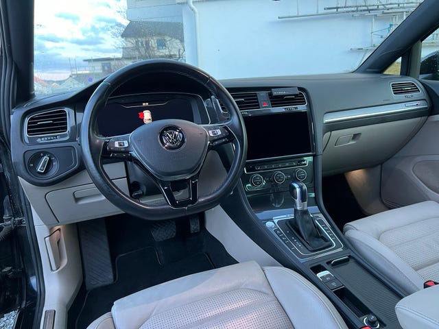 2018 VOLKSWAGEN GOLF - 12