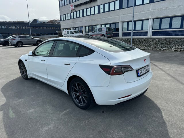 5YJ3E7EB9MF891284 2021 TESLA MODEL 3-4