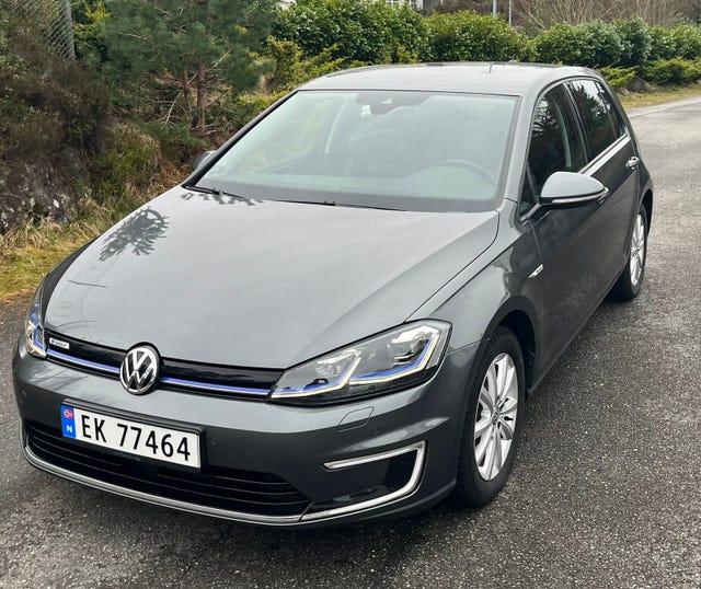 WVWZZZAUZJ8904389 2018 VOLKSWAGEN GOLF-0