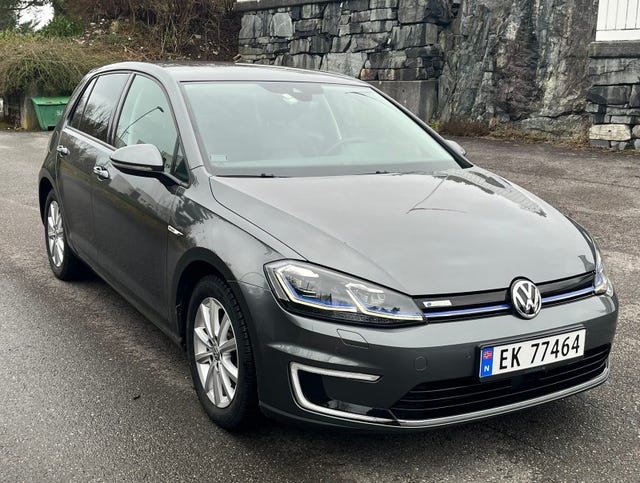 WVWZZZAUZJ8904389 2018 VOLKSWAGEN GOLF-1