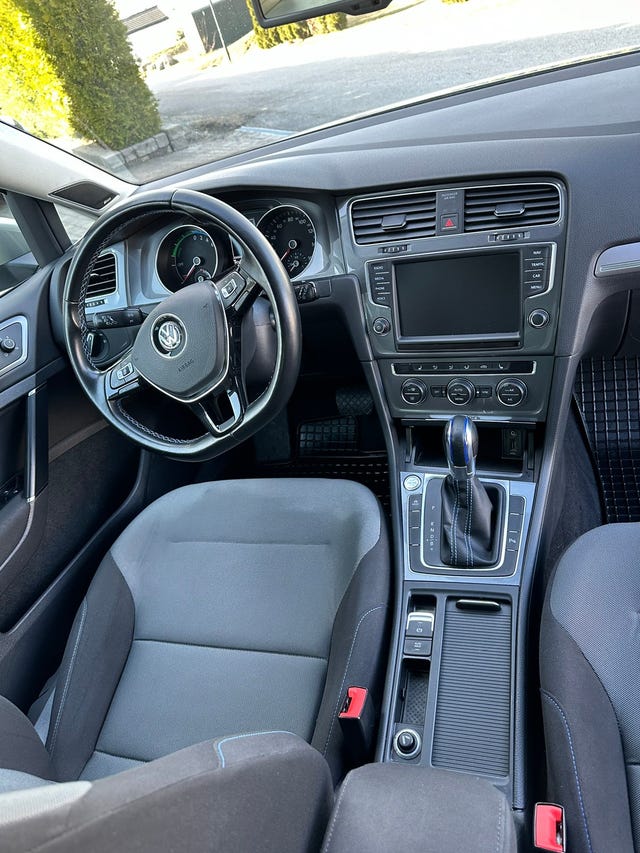 2015 VOLKSWAGEN GOLF - 9