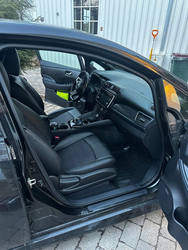 2018 NISSAN LEAF - 9