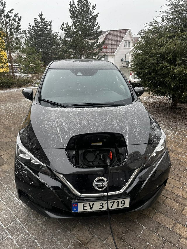 SJNFAAZE1U0037911 2018 NISSAN LEAF-2