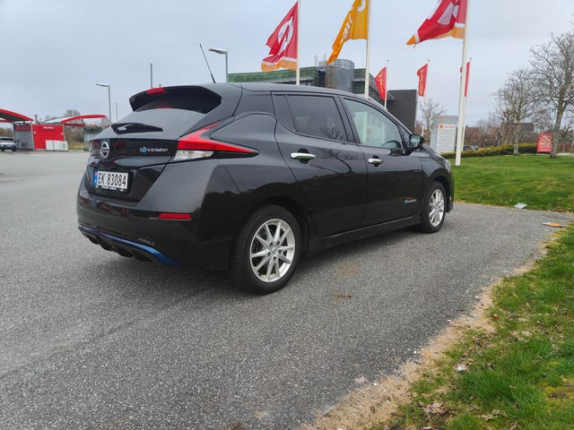 SJNFAAZE1U0009963 2018 NISSAN LEAF-4