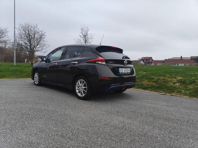 SJNFAAZE1U0009963 2018 NISSAN LEAF-2