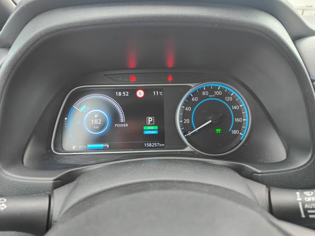 2018 NISSAN LEAF - 12