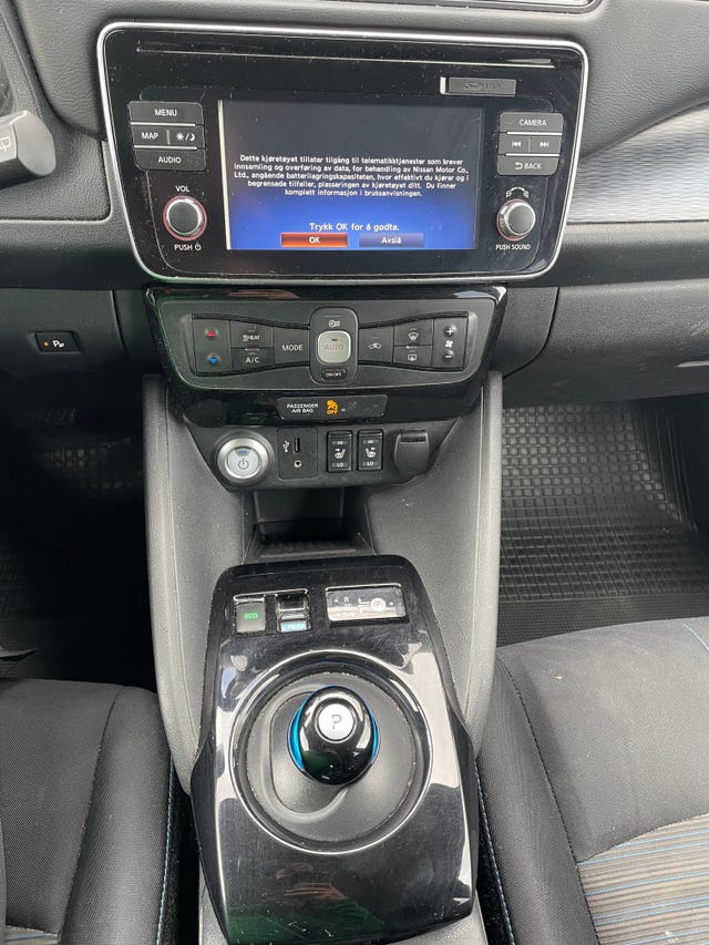 2018 NISSAN LEAF - 10