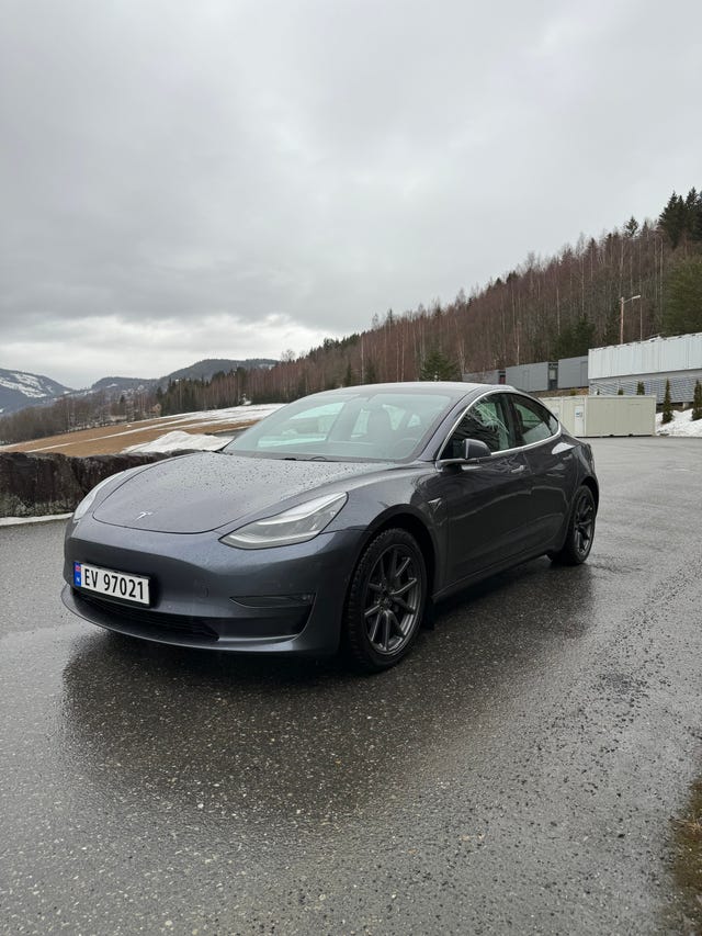 5YJ3E7EB5KF445498 2019 TESLA MODEL 3-1