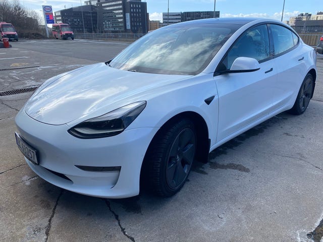 5YJ3E7EB1MF958346 2021 TESLA MODEL 3-1