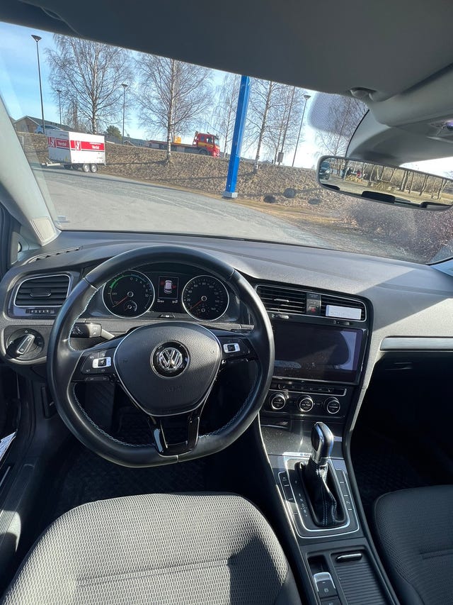 2019 VOLKSWAGEN GOLF - 8