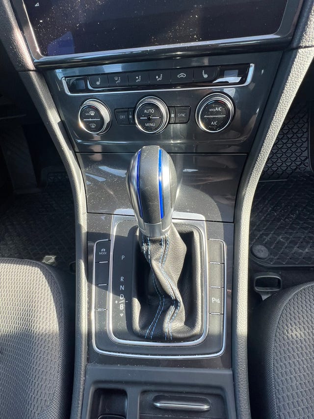 2019 VOLKSWAGEN GOLF - 12