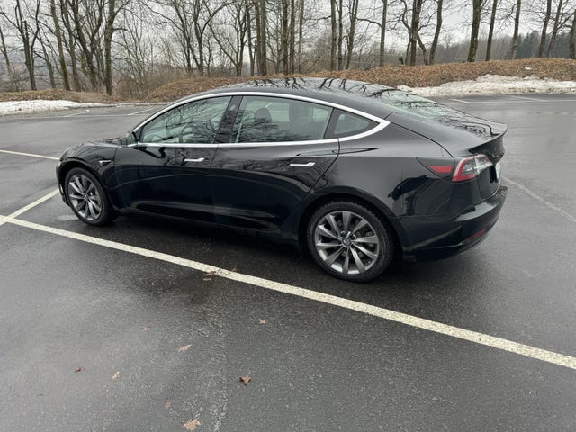 5YJ3E7EB8KF338641 2019 TESLA MODEL 3-1