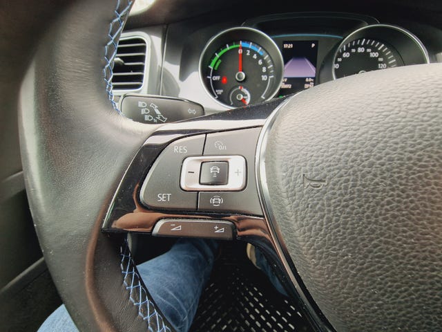 2019 VOLKSWAGEN GOLF - 24