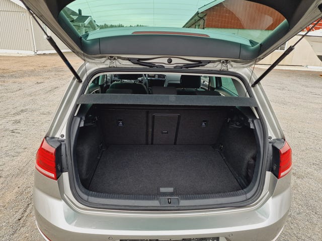 2019 VOLKSWAGEN GOLF - 11