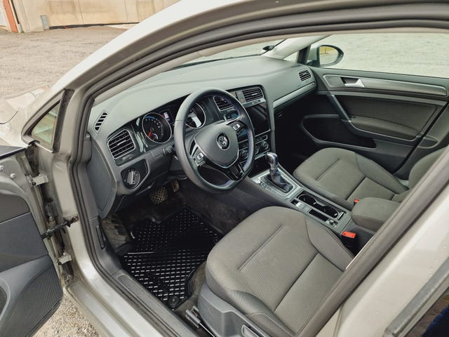 2019 VOLKSWAGEN GOLF - 18