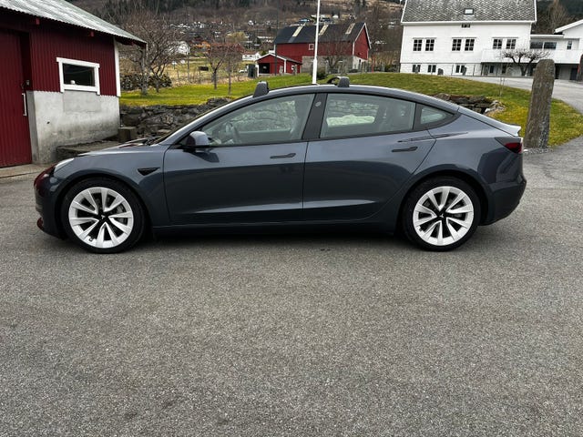 5YJ3E7EB2MF825661 2021 TESLA MODEL 3-4