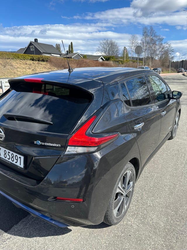 2018 NISSAN LEAF - 8