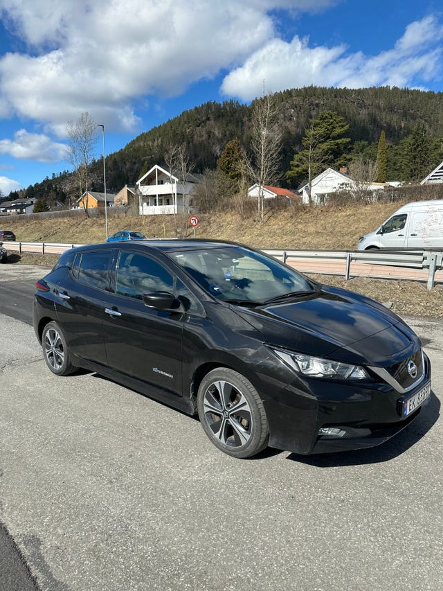 SJNFAAZE1U0008225 2018 NISSAN LEAF-4