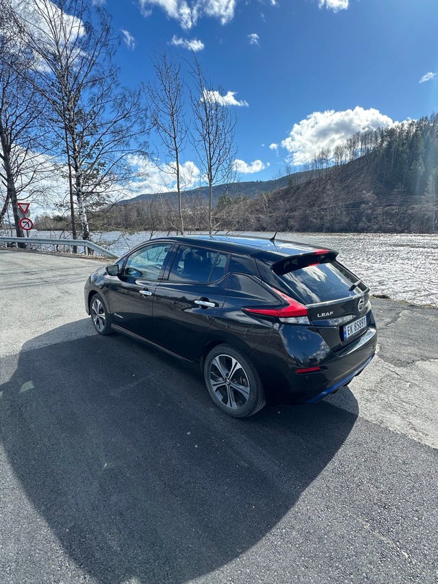 2018 NISSAN LEAF - 12