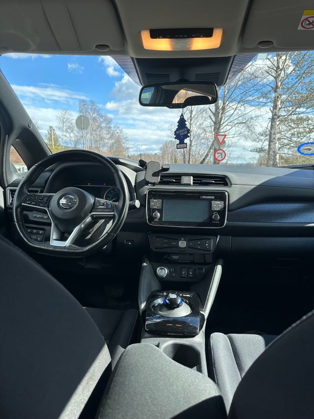 2018 NISSAN LEAF - 17