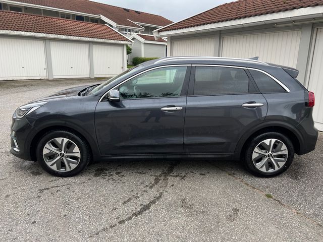 KNACC81GFK5005262 2019 KIA E-NIRO-4