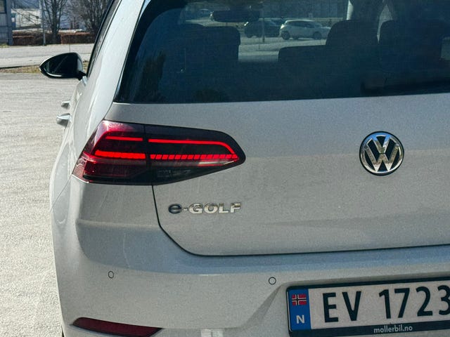 WVWZZZAUZJW900163 2018 VOLKSWAGEN GOLF-4