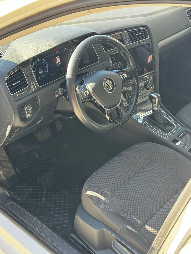 2018 VOLKSWAGEN GOLF - 10