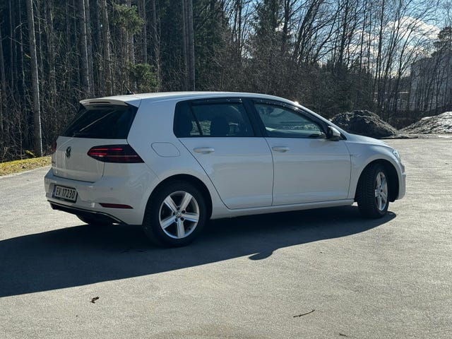WVWZZZAUZJW900163 2018 VOLKSWAGEN GOLF-2