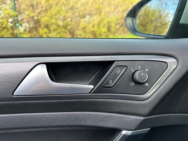 2019 VOLKSWAGEN GOLF - 8