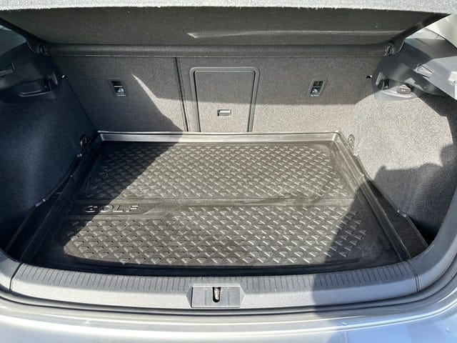 2019 VOLKSWAGEN GOLF - 30