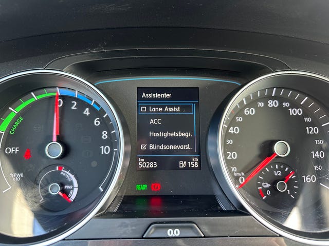 2019 VOLKSWAGEN GOLF - 23