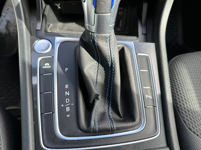 2019 VOLKSWAGEN GOLF - 11