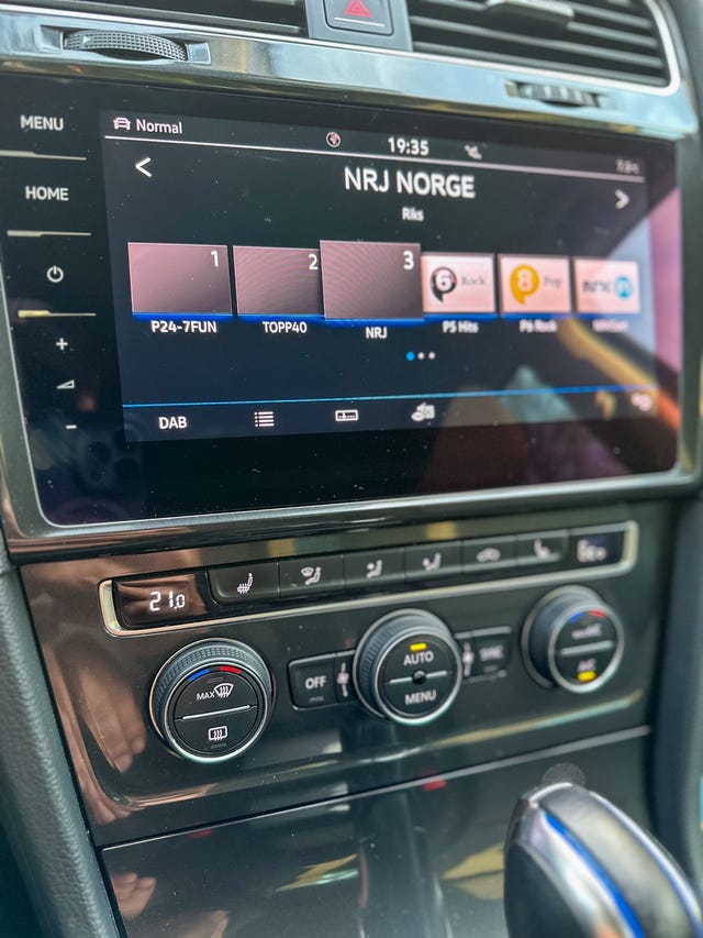 2018 VOLKSWAGEN GOLF - 23