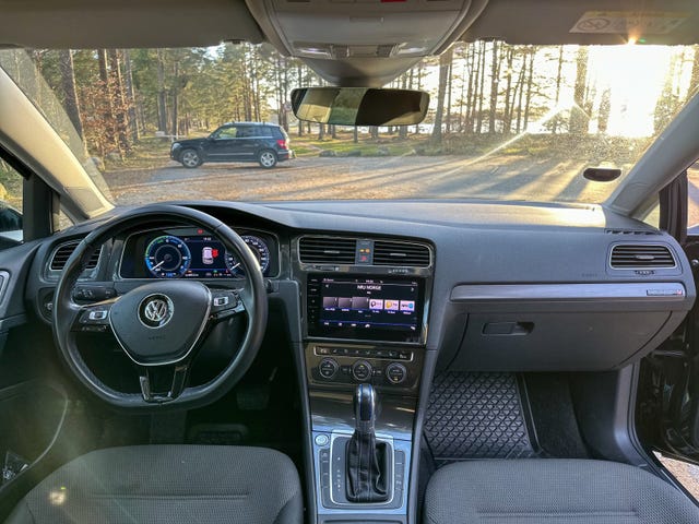 2018 VOLKSWAGEN GOLF - 19