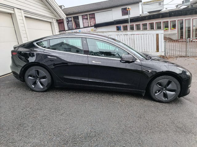 5YJ3E7EB7KF215980 2019 TESLA MODEL 3-1