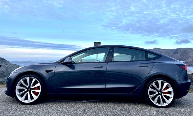 5YJ3E7EB5KF207540 2019 TESLA MODEL 3-4