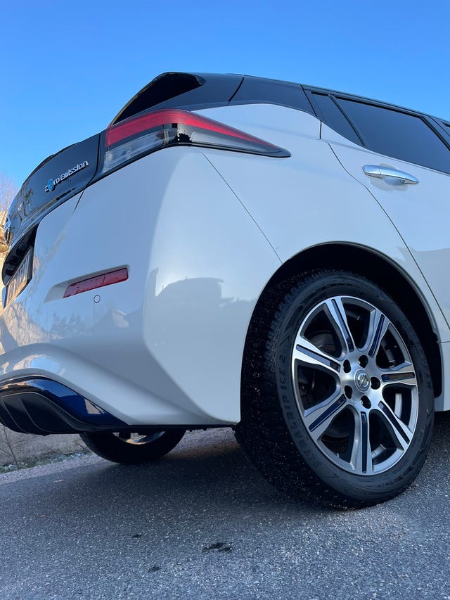 2022 NISSAN LEAF - 11
