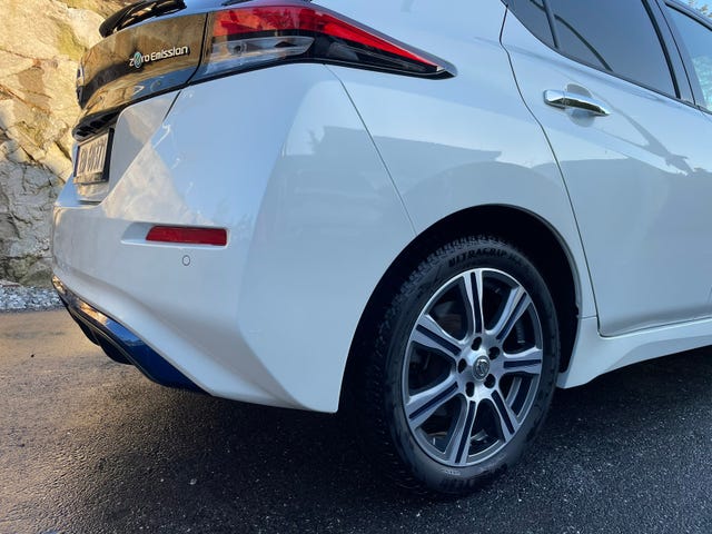 2022 NISSAN LEAF - 10