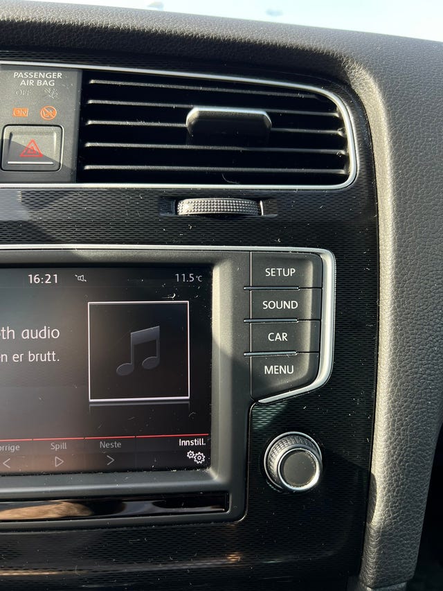 2015 VOLKSWAGEN GOLF - 32