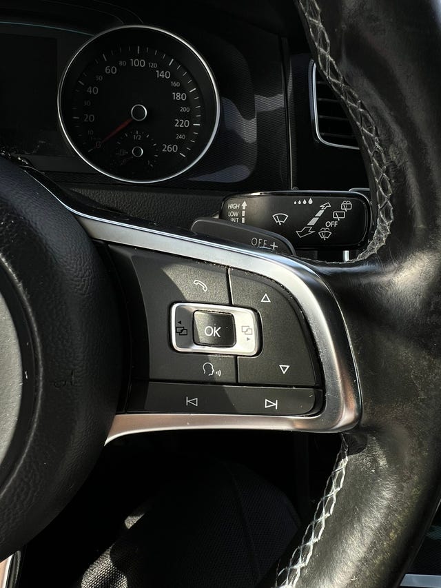 2015 VOLKSWAGEN GOLF - 26