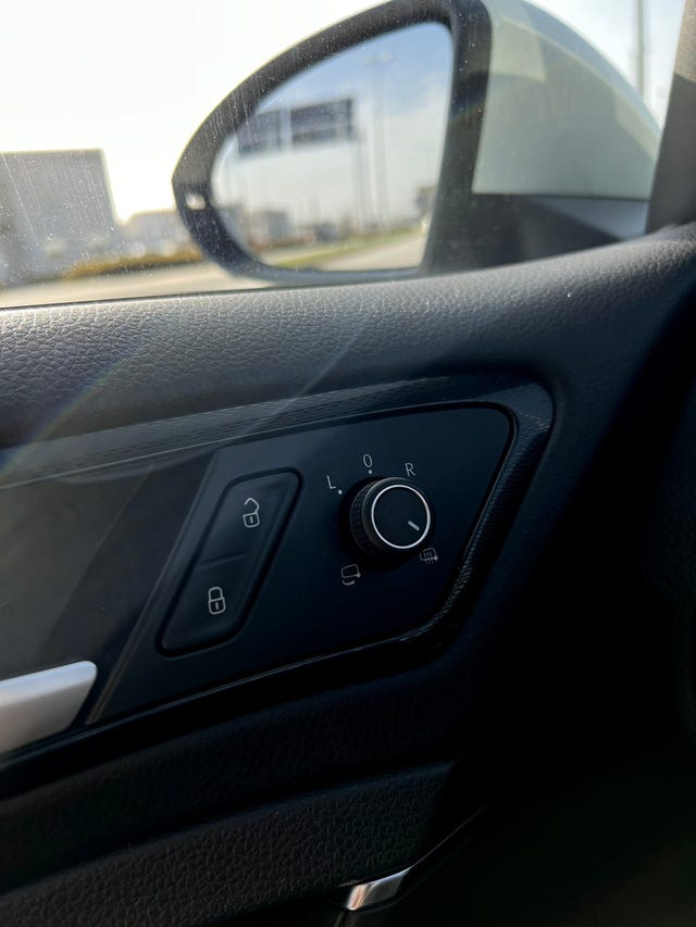 2015 VOLKSWAGEN GOLF - 36