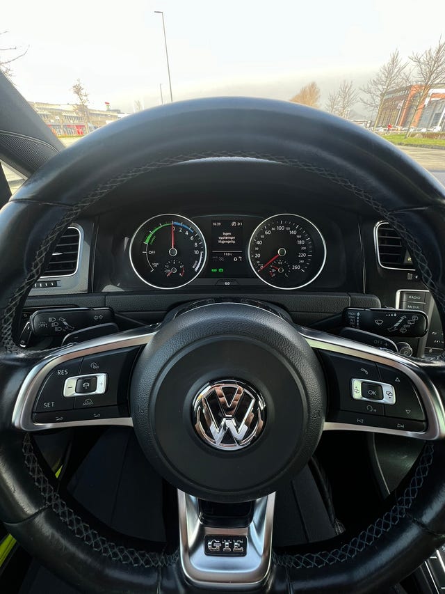 2015 VOLKSWAGEN GOLF - 24
