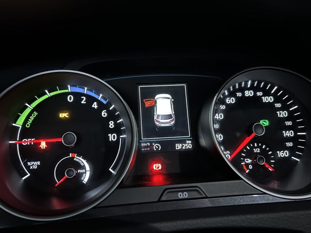 WVWZZZAUZJW906965 2018 VOLKSWAGEN GOLF-4