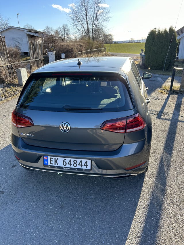 WVWZZZAUZJW906965 2018 VOLKSWAGEN GOLF-2
