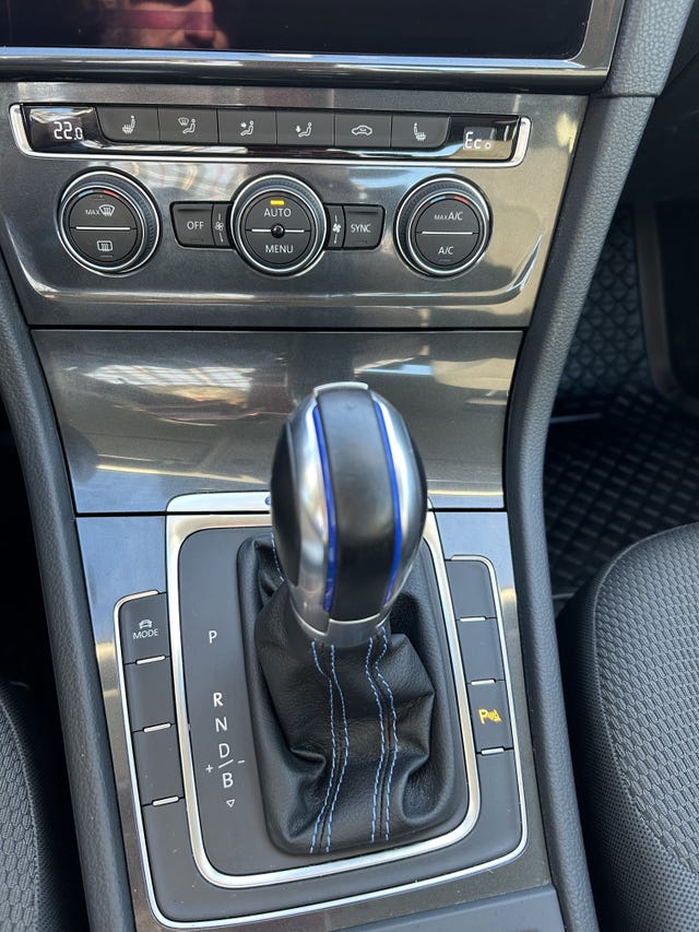 WVWZZZAUZJW906965 2018 VOLKSWAGEN GOLF-3