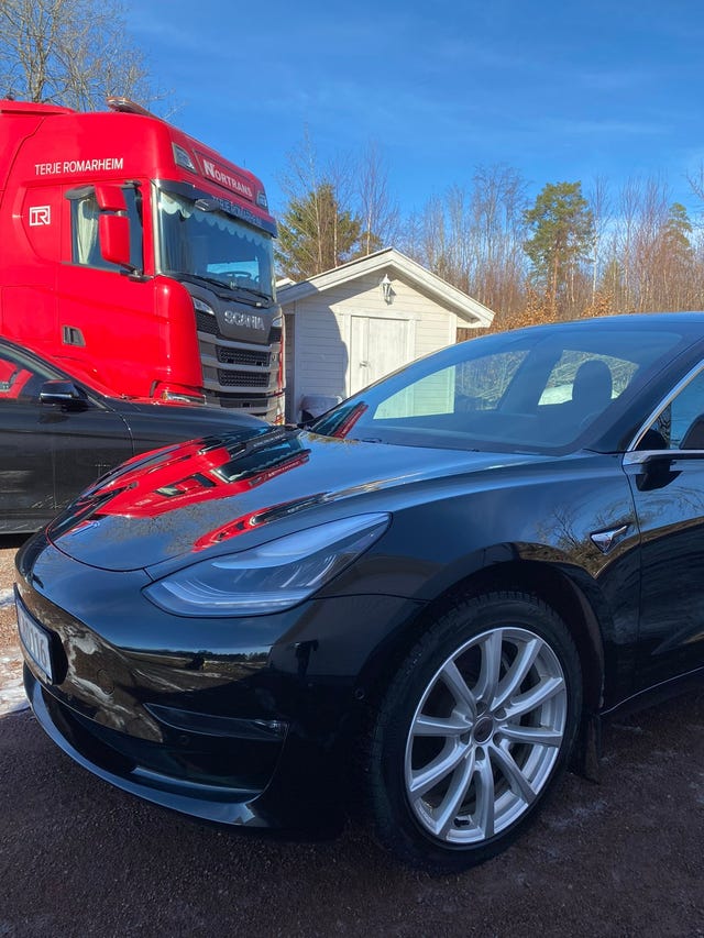 5YJ3E7EA6KF340864 2019 TESLA MODEL 3-1