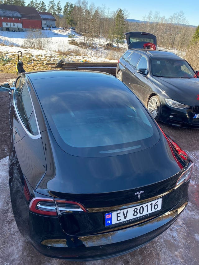 5YJ3E7EA6KF340864 2019 TESLA MODEL 3-4