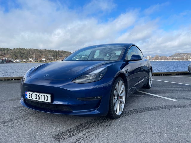 5YJ3E7EC3MF904040 2021 TESLA MODEL 3-4